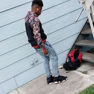 Meet your Posher, Dimitric